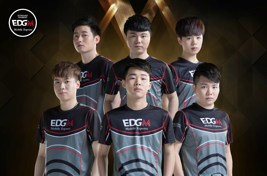 俱乐部中扮 俱乐部中扮