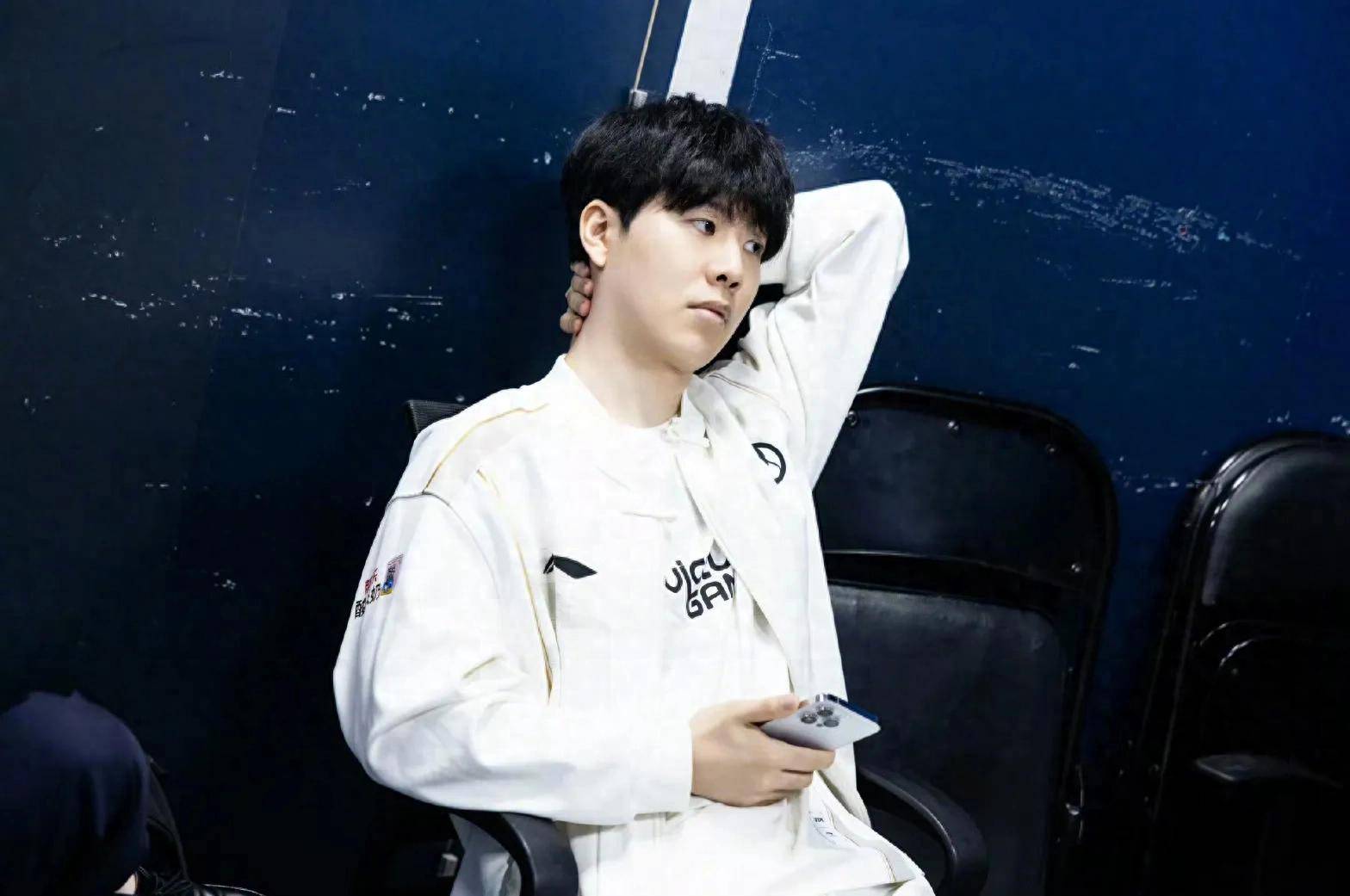 兼顾竞技与 兼顾竞技与