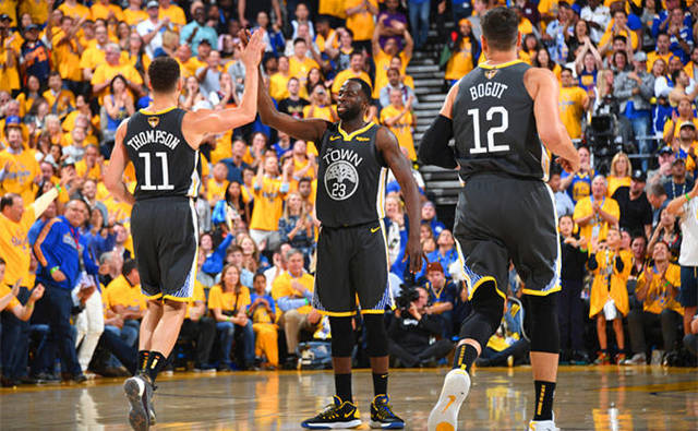 禁区二点保 禁区二点保